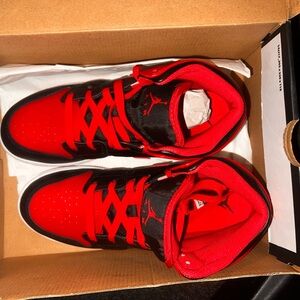 Jordan women Sneakers in Red and Black